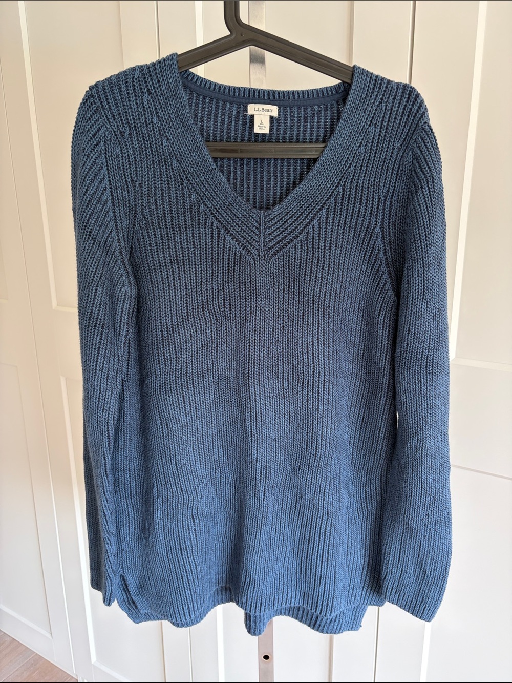 L.L. Bean Women's Denim Blue V-Neck Ribbed Sweater